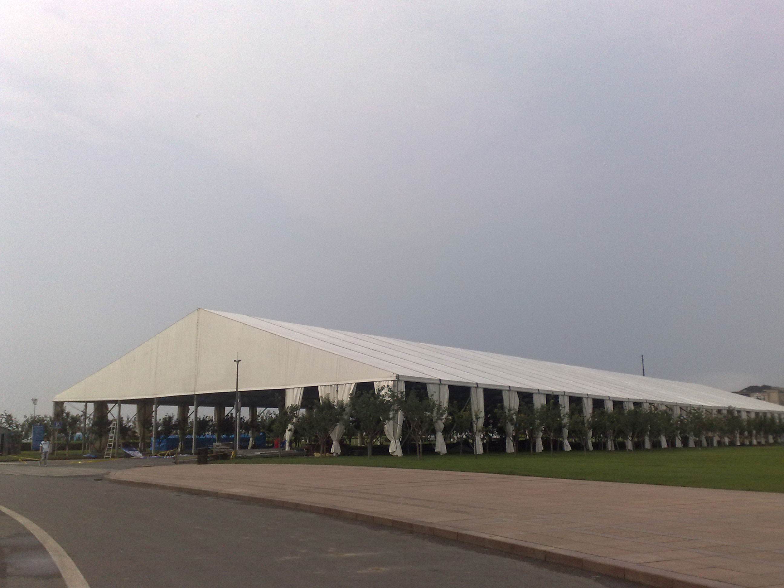 舉辦企業(yè)活動為什么應(yīng)該租篷房？